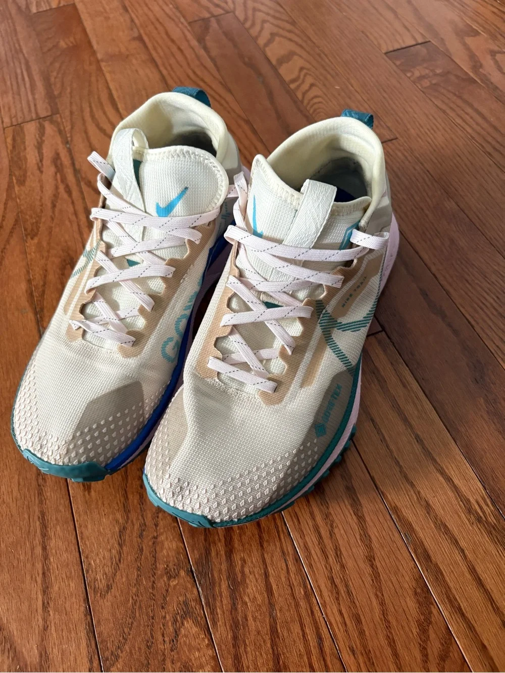 Nike Wmns 8 React Pegasus Trail 4 GORE-TEX Sanddrift Pearl Pink DJ7929-100